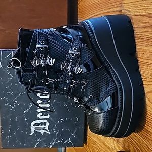 Shaker 66 Demonia Boots